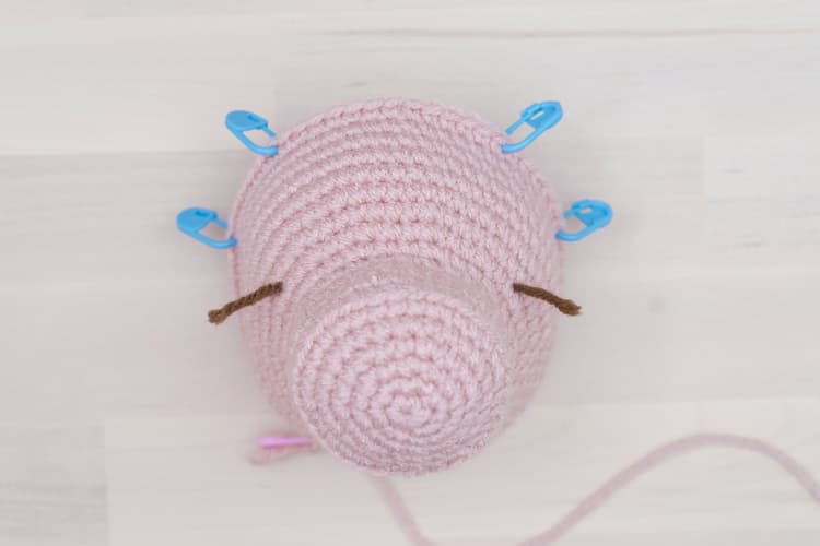 Round 20 – Ears | Pig Crochet Pattern Tutorial 2