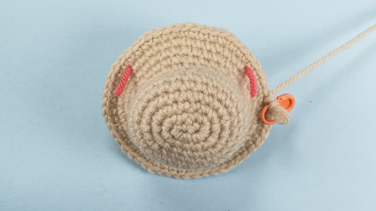 Crochet llama pattern tutorial 3 | Round 13 | Eyes