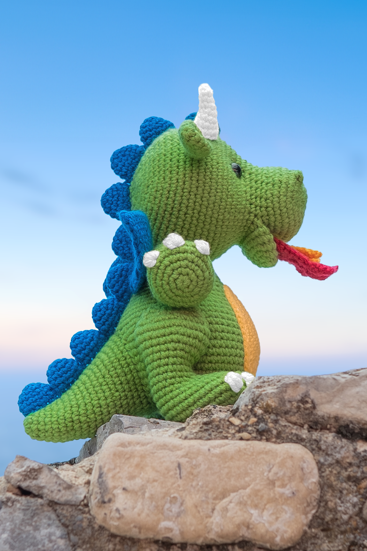 crochet dragon - side view